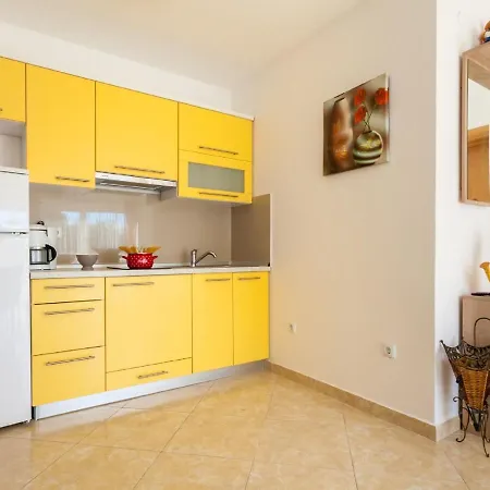 Pleasant On The Croatian Islands Amid The Sea Apartman *